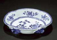 Qianlong A blue and white quatrefoil shaped bowl